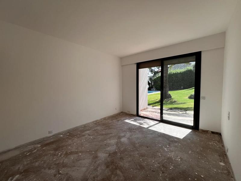 Maison - 302 m² - 5 pièces