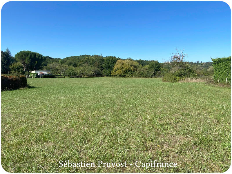 Terrain constructible - 1 500 m²