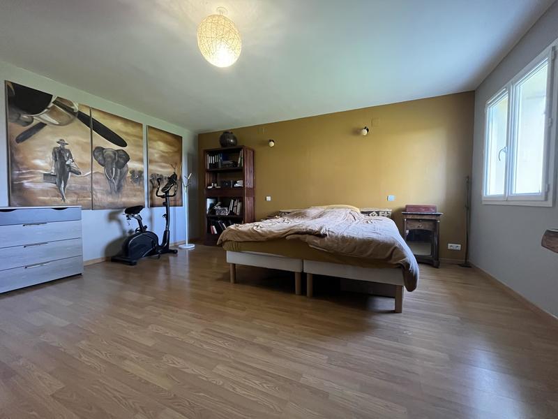 Maison - 259 m² - 5 pièces