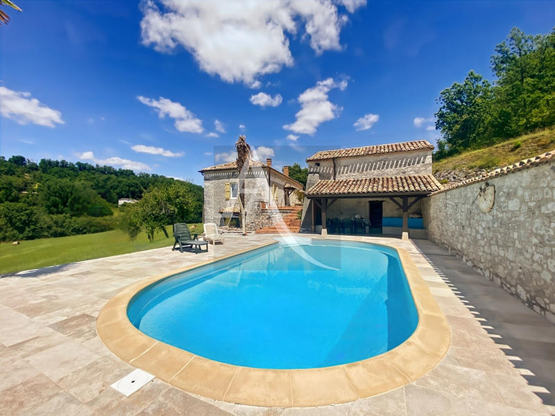 Maison - 180 m² - 6 pièces