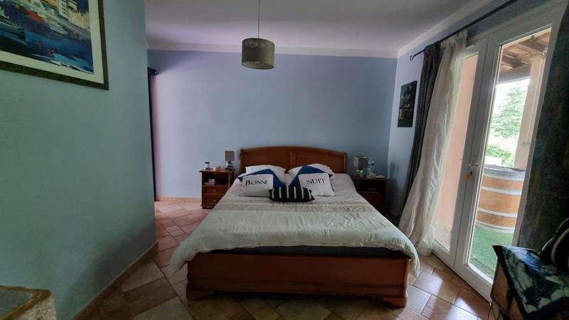 Propriété - 231 m² - 8 pièces