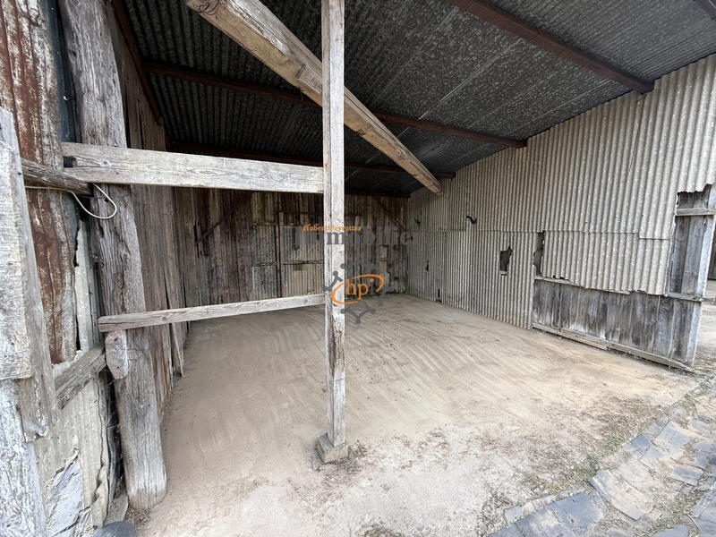 Parking / Garage - 220 m²