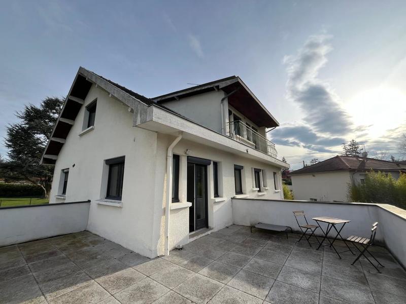 Maison - 161 m² - 6 pièces