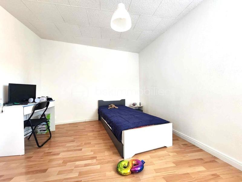 Maison traditionnelle - 208 m² - 8 pièces