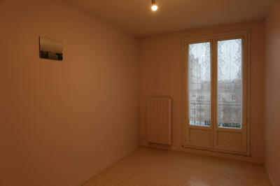 Appartement - 80 m² - 3 pièces
