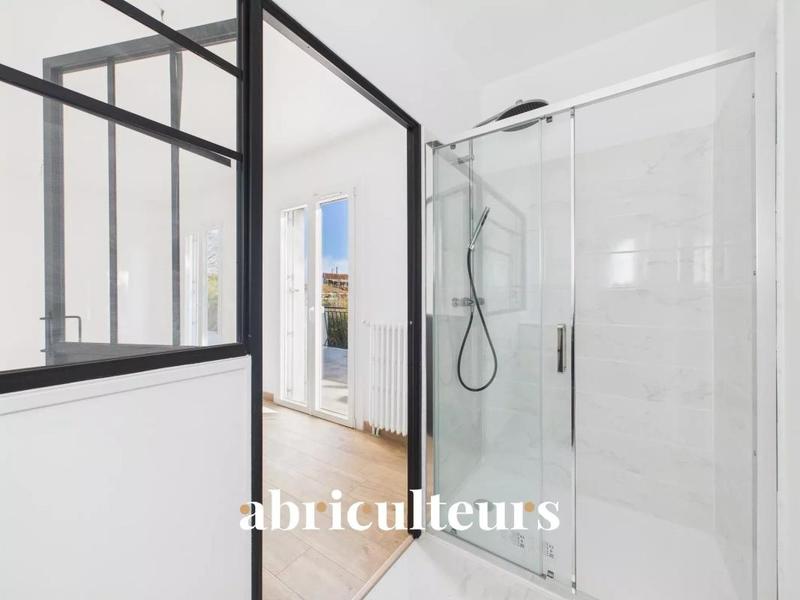 Maison - 180 m² - 4 pièces