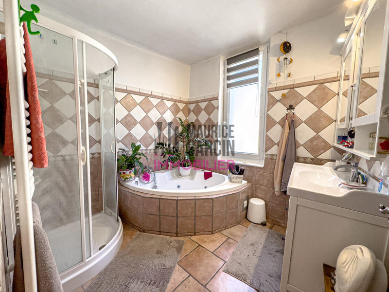 Maison - 165 m² - 6 pièces