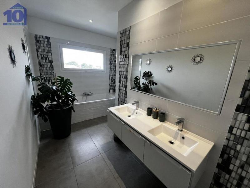 Maison - 150 m² - 5 pièces