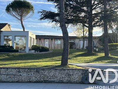 Maison - 228 m² - 8 pièces