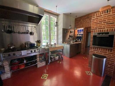 Maison - 301 m² - 9 pièces