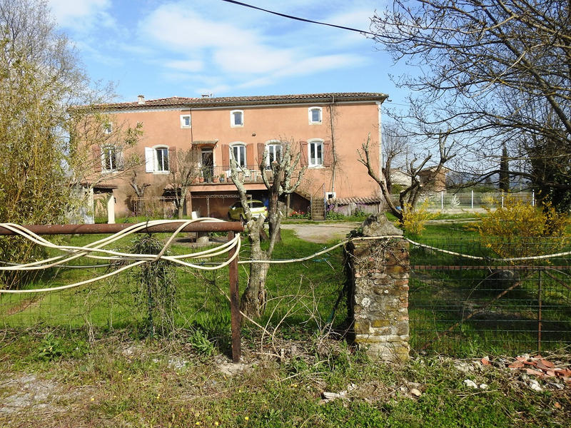 Mas - 400 m² - 20 pièces