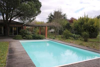 Maison - 215 m² - 8 pièces