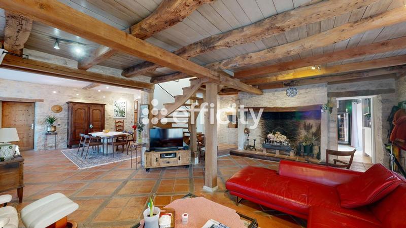 Maison - 194 m² - 5 pièces