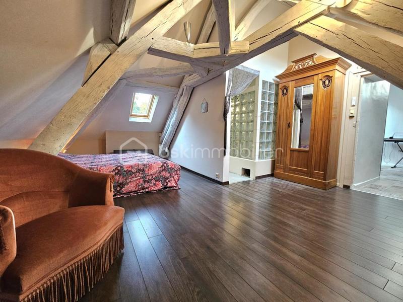 Demeure - 180 m² - 9 pièces