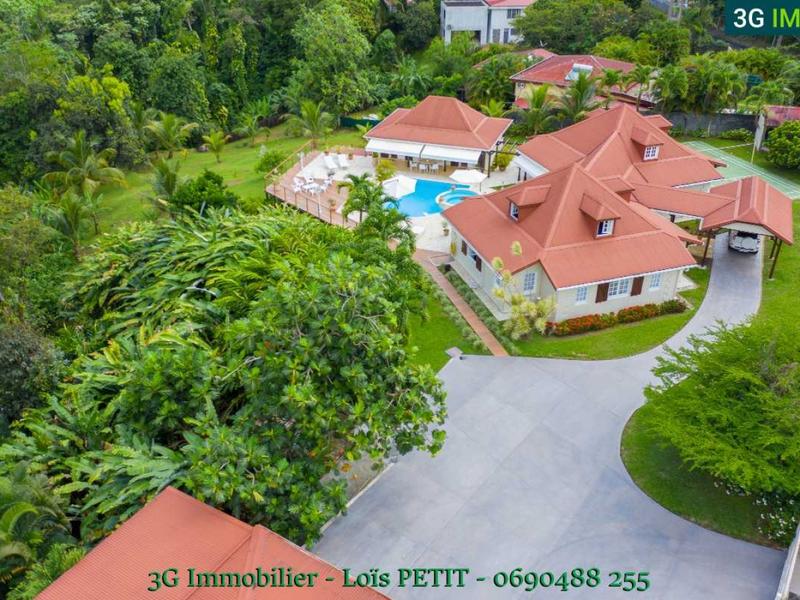 Maison d'architecte - 355 m² - 9 pièces