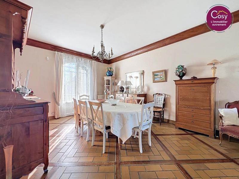 Demeure - 172 m² - 10 pièces