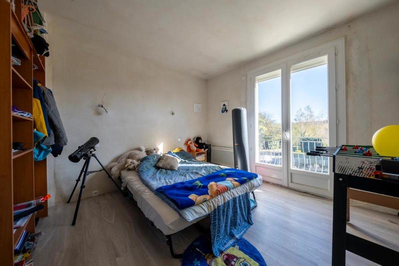 Maison - 250 m² - 11 pièces