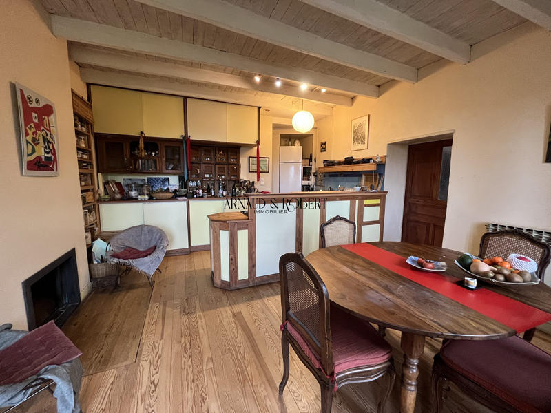 Maison - 250 m² - 11 pièces