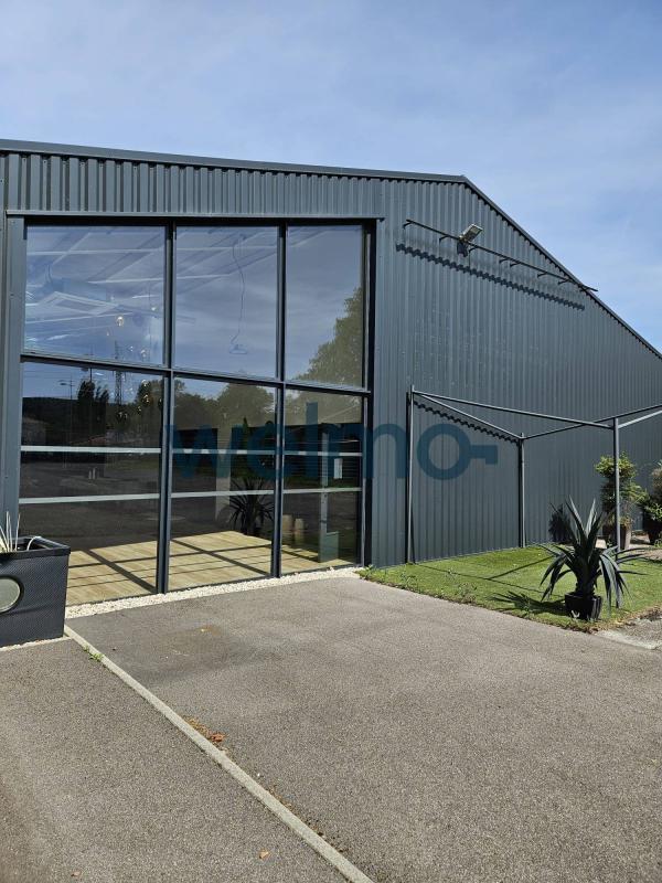 Local commercial - 612 m² - 10 pièces