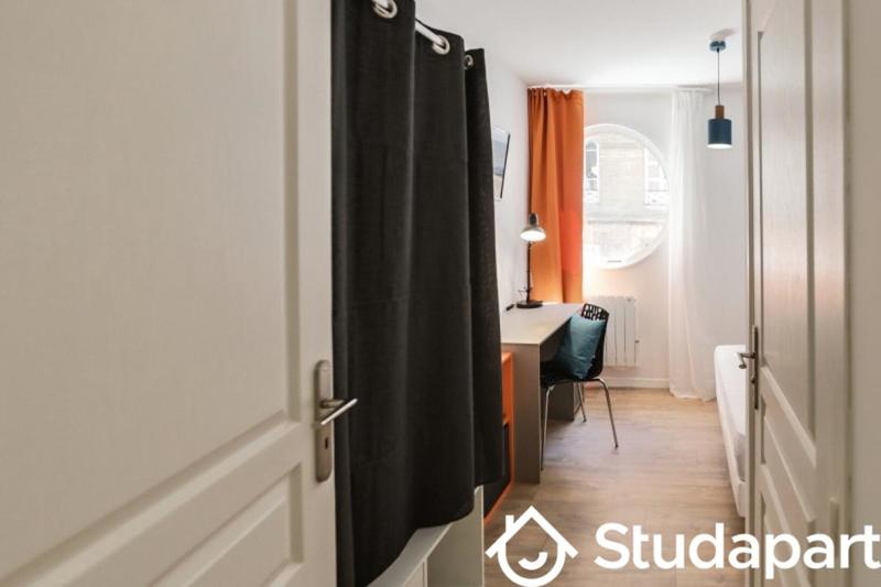 Chambre - 14 m² - 1 pièce