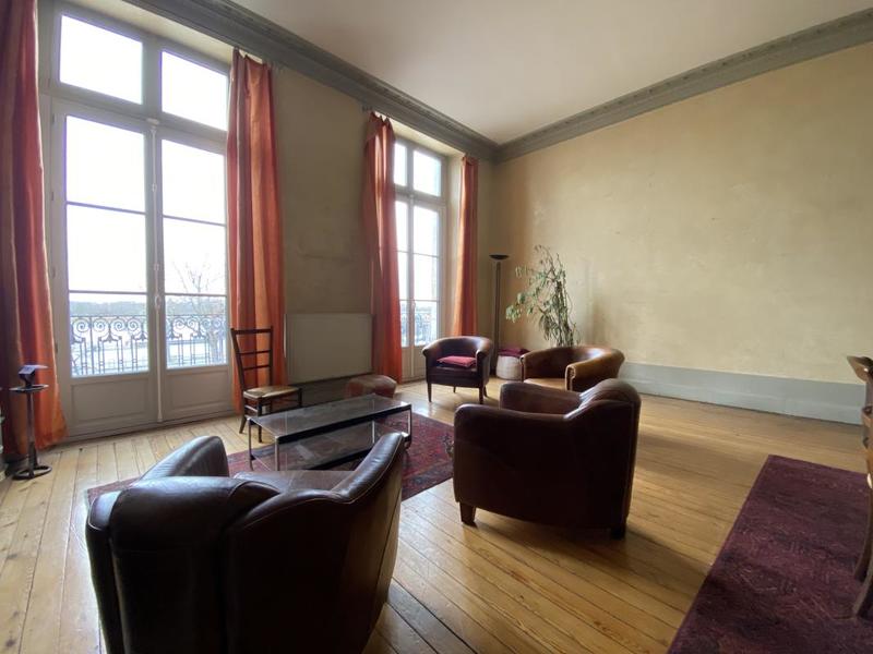 Appartement - 202 m² - 8 pièces
