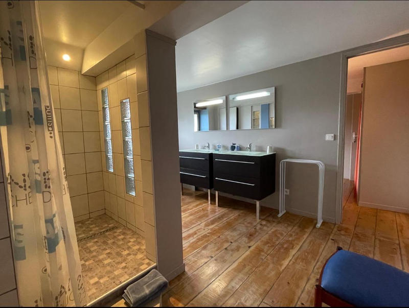 Maison - 320 m² - 9 pièces