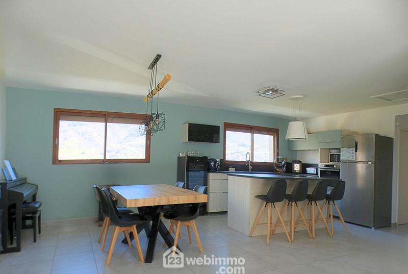 Maison - 96 m² - 4 pièces