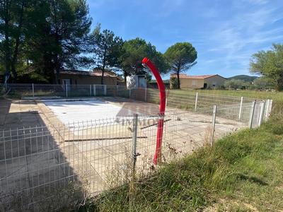 Terrain constructible - 1 550 m²