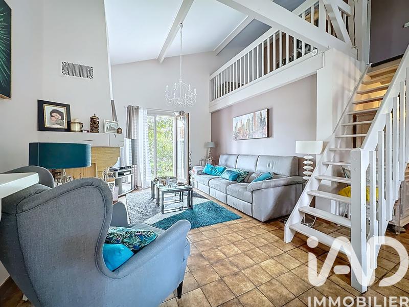 Maison - 121 m² - 6 pièces