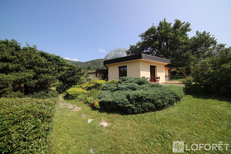 Maison - 97 m² - 5 pièces