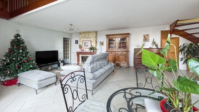 Maison en pierre - 167 m² - 7 pièces