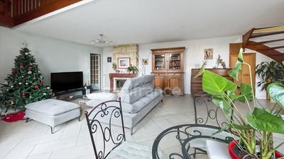 Maison en pierre - 167 m² - 7 pièces