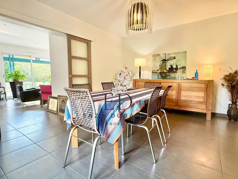 Maison - 170 m² - 6 pièces