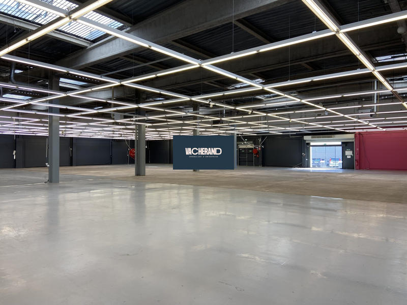 Local commercial - 1 500 m²