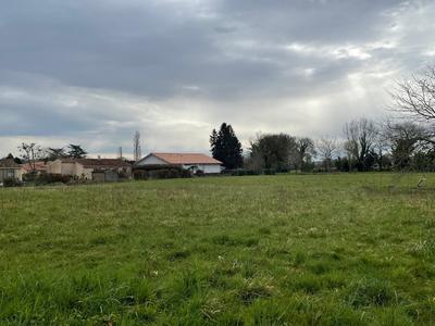 Terrain constructible - 1 708 m²
