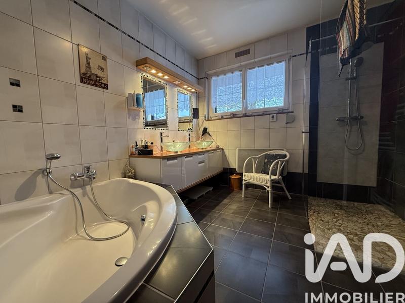 Maison - 170 m² - 6 pièces