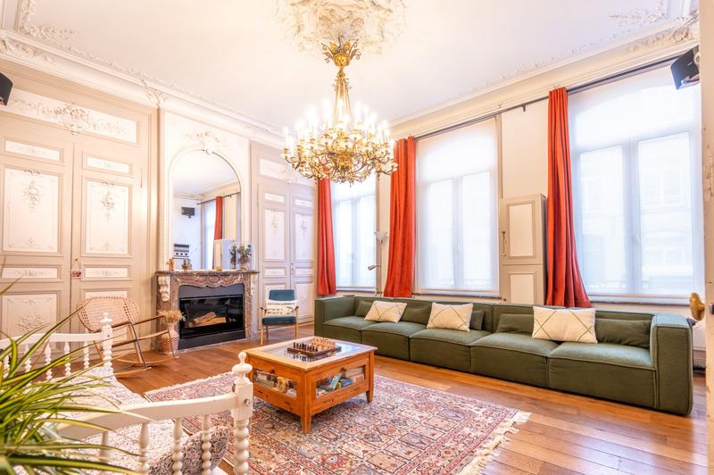 Maison - 360 m² - 9 pièces