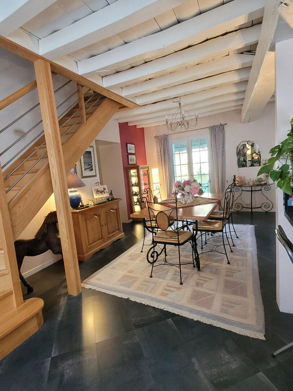 Maison - 237 m² - 10 pièces