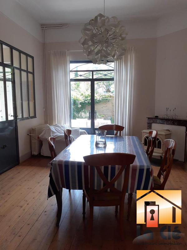 Maison - 189 m² - 8 pièces