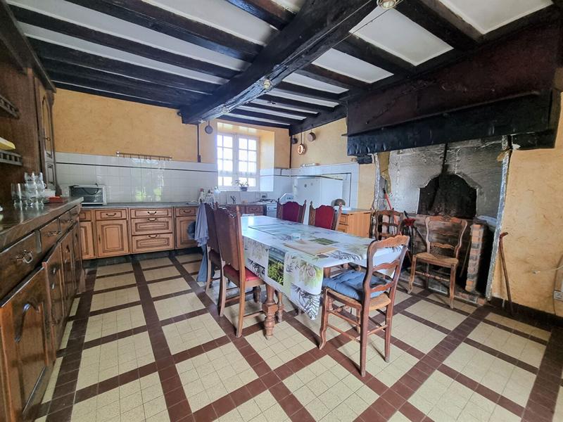 Maison - 228 m² - 8 pièces