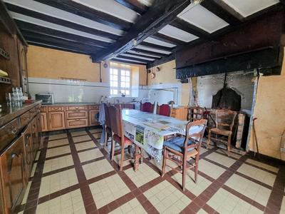 Maison - 228 m² - 8 pièces