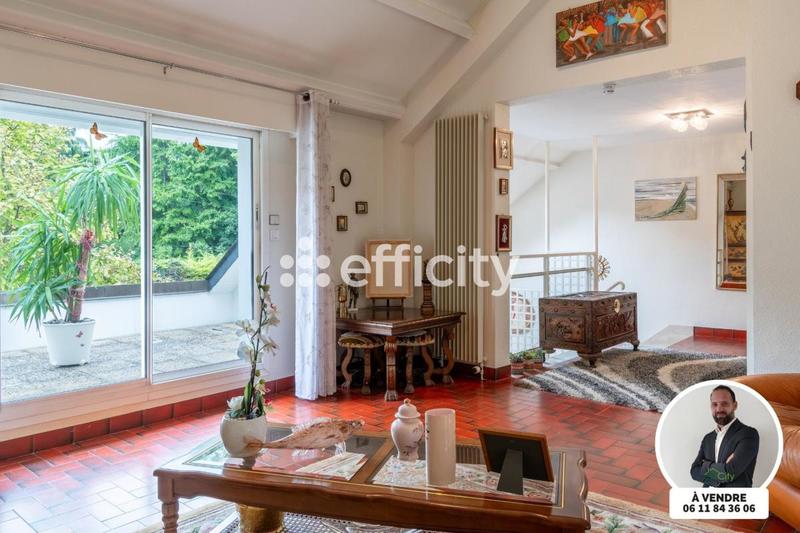 Villa - 180 m² - 8 pièces