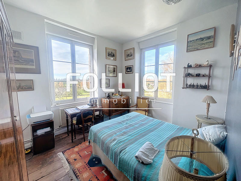 Maison - 180 m² - 7 pièces