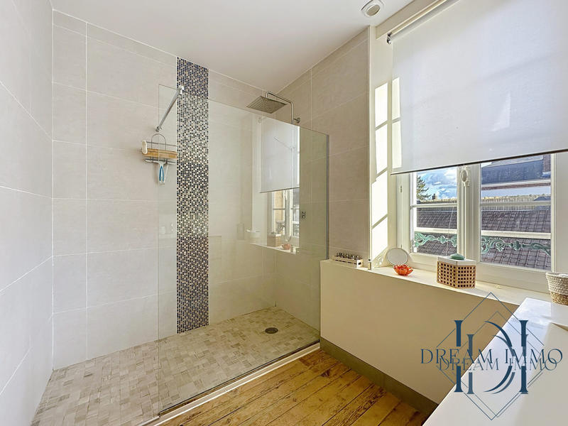 Maison - 143 m² - 5 pièces