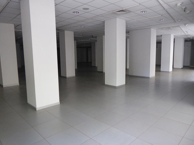 Local commercial - 1 400 m²
