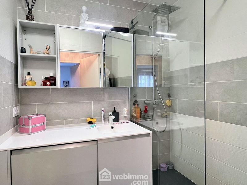 Appartement - 70 m² - 3 pièces