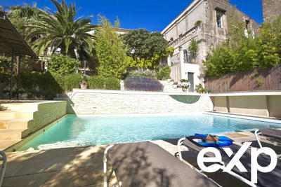 Maison - 615 m² - 16 pièces