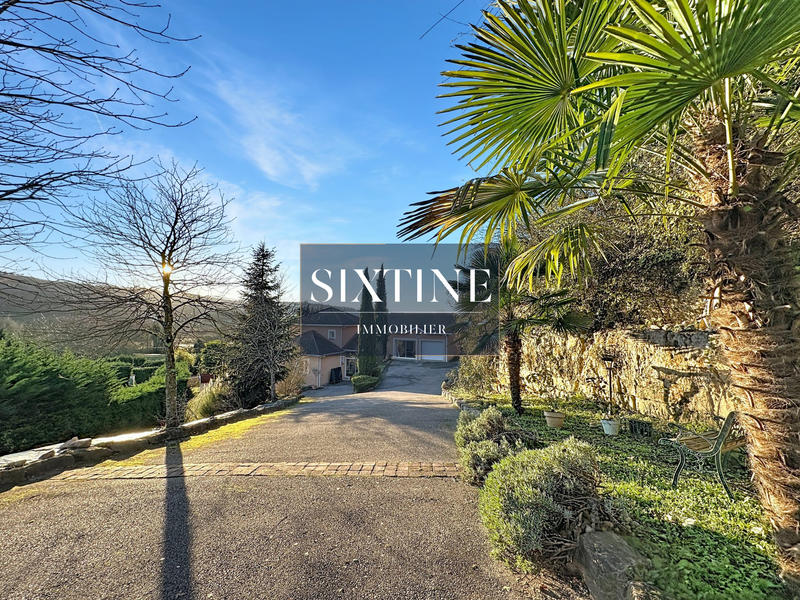 Maison - 193 m² - 8 pièces