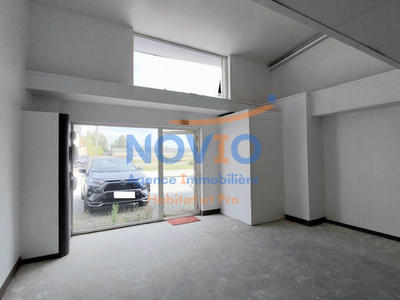 Bureau - 144 m² - 1 pièce