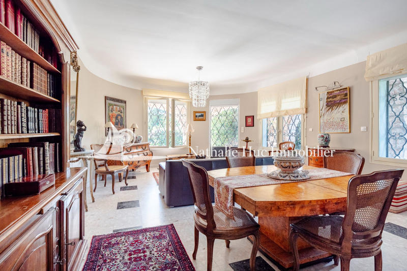 Demeure - 262 m² - 8 pièces